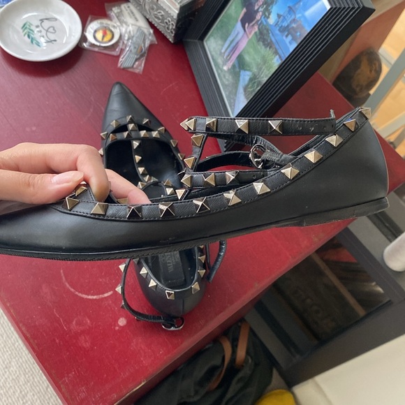 Black Valentino Rockstud flats - Picture 4 of 8